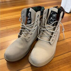 Timberland Woman’s Light Tan and Camo Boots